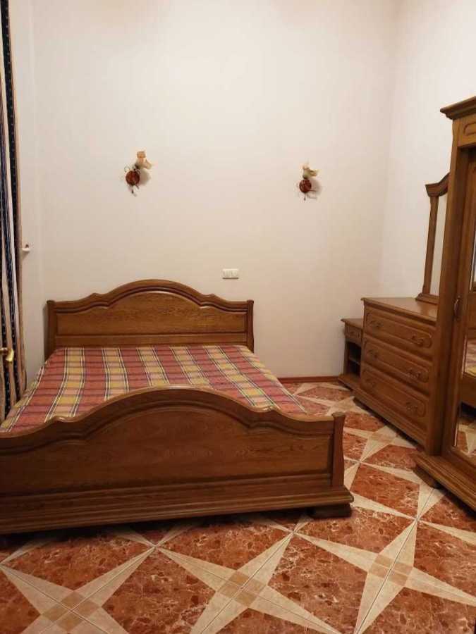 Аренда 3-комнатной квартиры 65 м², Богдана Хмельницкого ул., 32