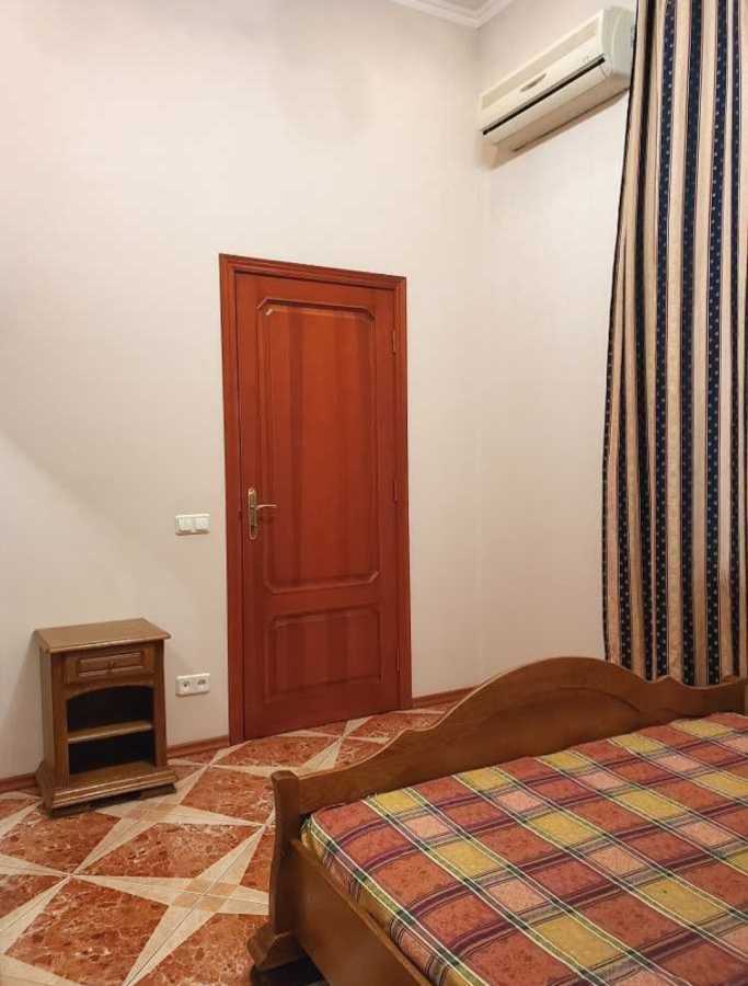 Аренда 3-комнатной квартиры 65 м², Богдана Хмельницкого ул., 32