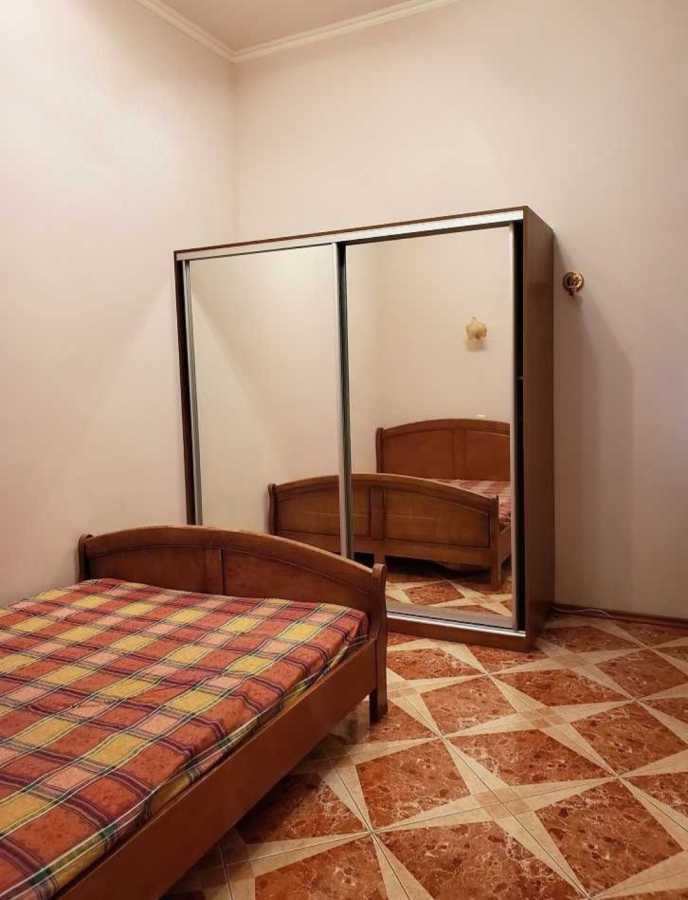 Аренда 3-комнатной квартиры 65 м², Богдана Хмельницкого ул., 32