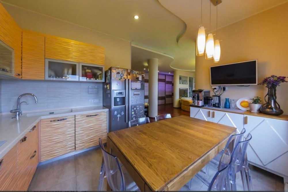 Аренда 3-комнатной квартиры 127 м², Дружбы Народов бул., 14-16