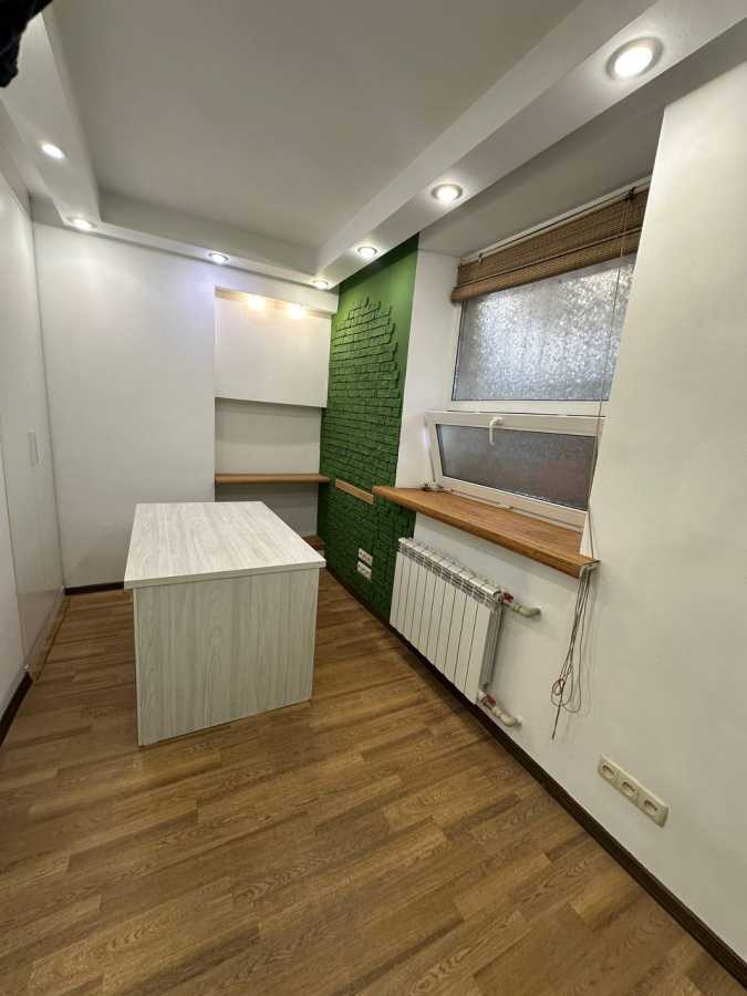 Продажа офиса 38 м², Владимира Мономаха ул., 31