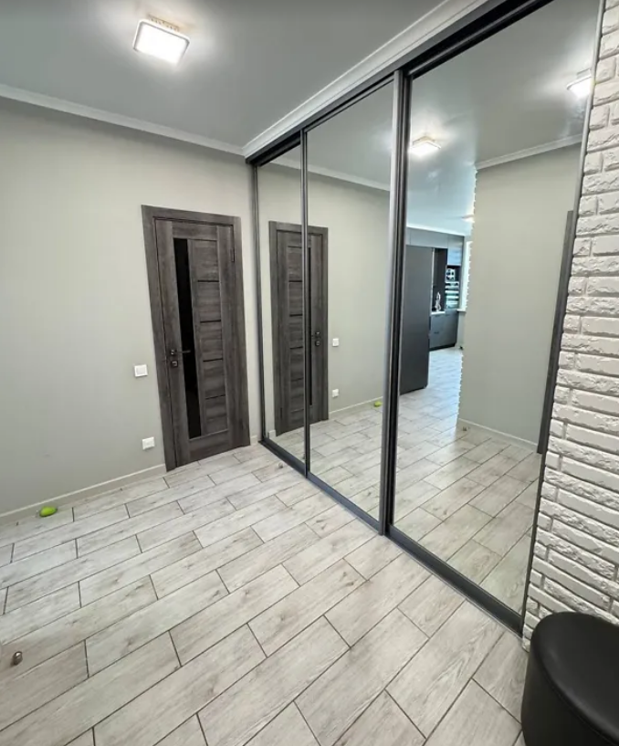 Продаж 2-кімнатної квартири 61 м², Перлинна вул.