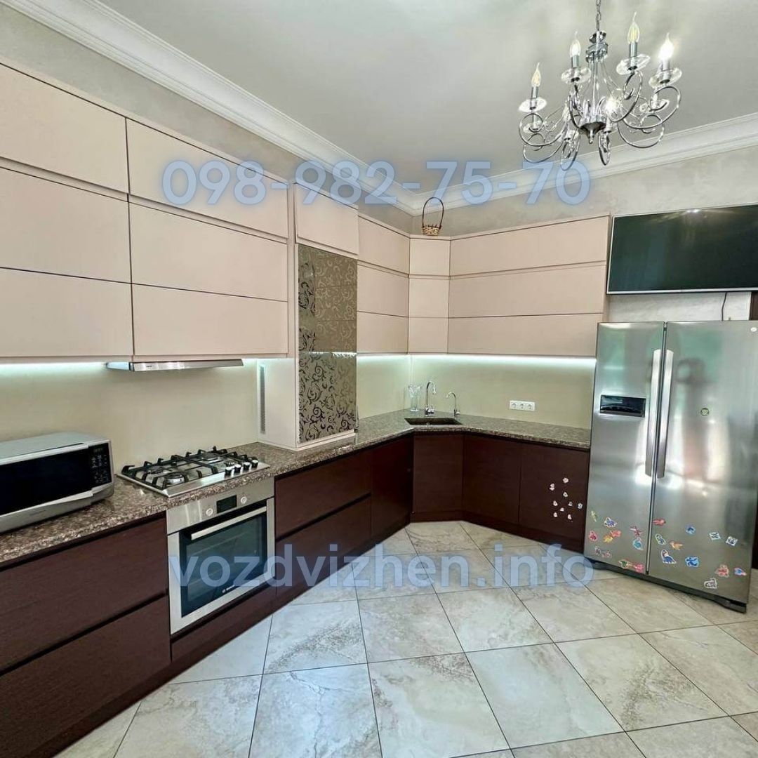 Продаж 3-кімнатної квартири 104 м², Кожем'яцька вул., 14В
