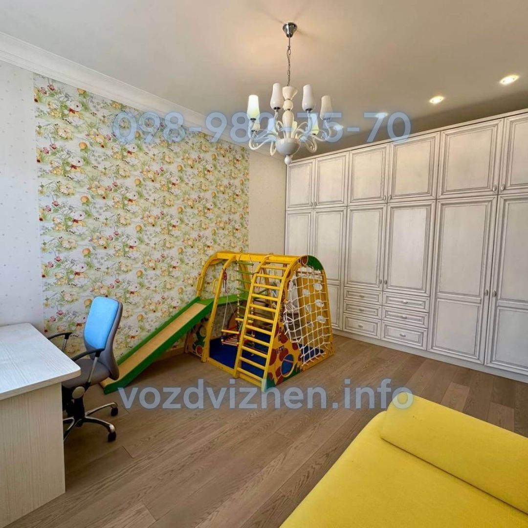 Продаж 3-кімнатної квартири 104 м², Кожем'яцька вул., 14В