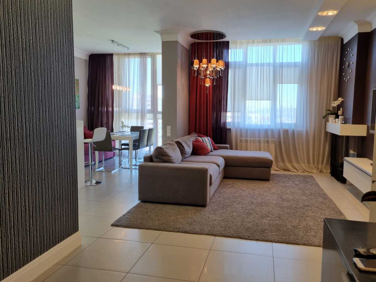 Оренда 2-кімнатної квартири 82 м², Гната Хоткевича вул., 10