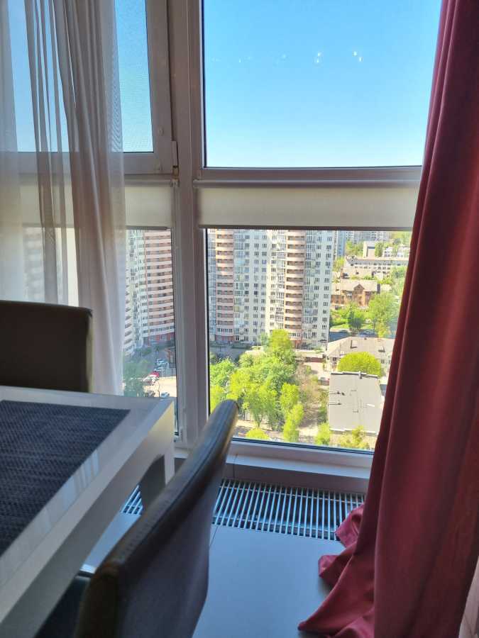 Оренда 2-кімнатної квартири 82 м², Гната Хоткевича вул., 10