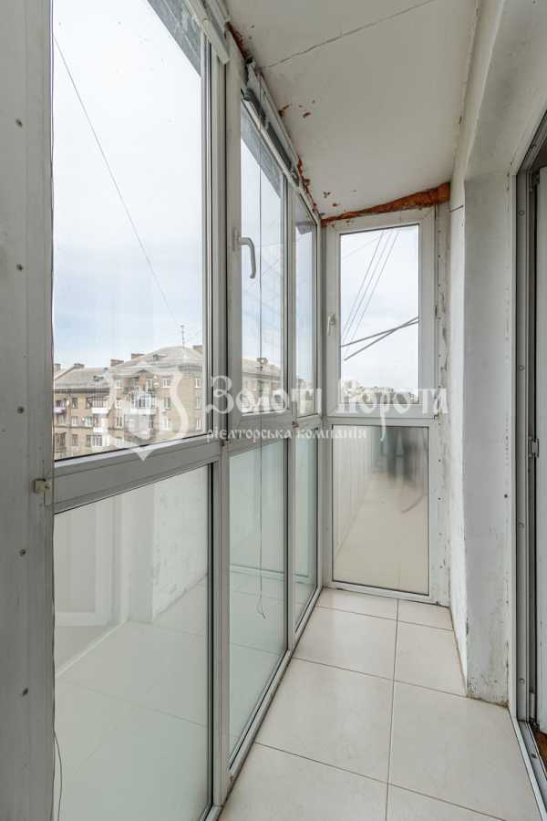 Продаж 4-кімнатної квартири 85 м², Празька вул., 3