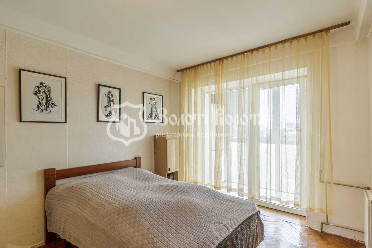 Продаж 4-кімнатної квартири 85 м², Празька вул., 3