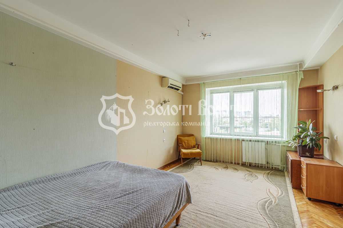 Продаж 4-кімнатної квартири 85 м², Празька вул., 3