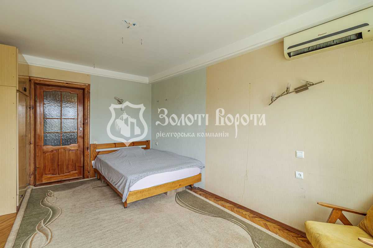 Продаж 4-кімнатної квартири 85 м², Празька вул., 3