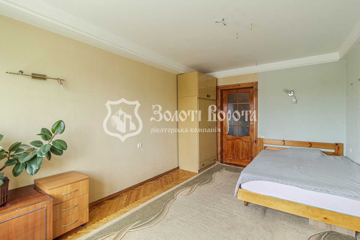 Продаж 4-кімнатної квартири 85 м², Празька вул., 3