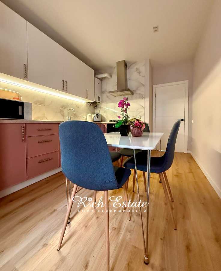 Аренда 2-комнатной квартиры 70 м², Глубочицкая ул., 13
