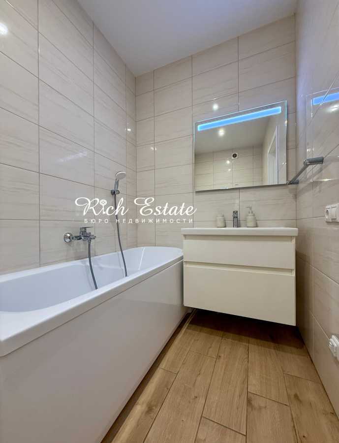 Аренда 2-комнатной квартиры 70 м², Глубочицкая ул., 13