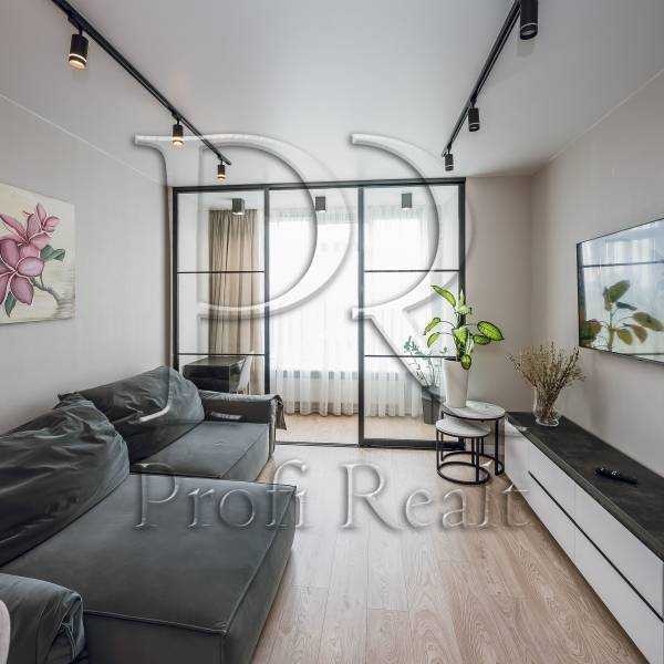 Продажа 1-комнатной квартиры 48 м², Комарова Космонавта, 15