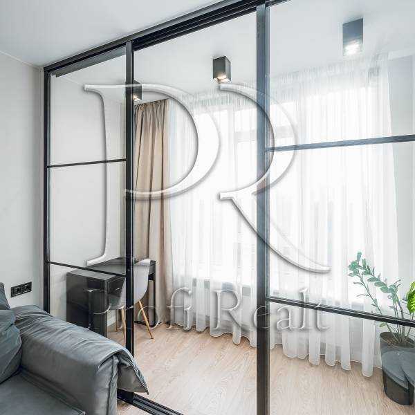 Продажа 1-комнатной квартиры 48 м², Комарова Космонавта, 15