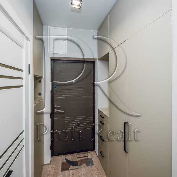Продажа 1-комнатной квартиры 48 м², Комарова Космонавта, 15