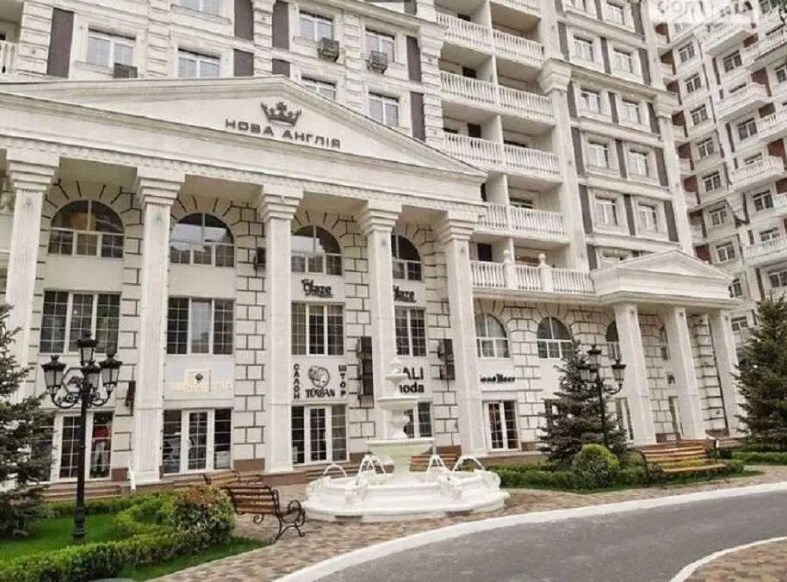 Продажа 3-комнатной квартиры 94 м², Михаила Максимовича ул., 28