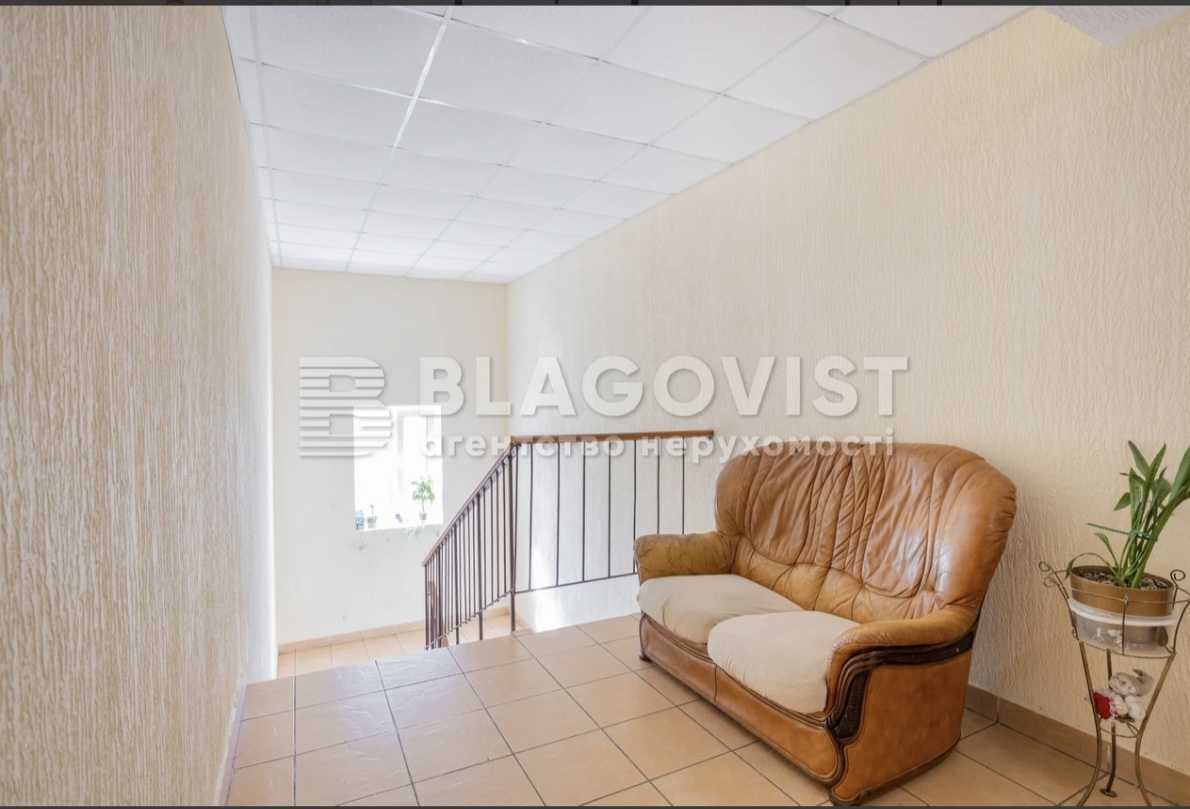 Продаж 4-кімнатної квартири 105 м², Петрівська вул., 9