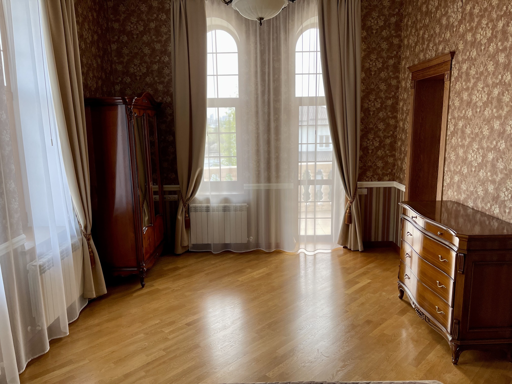 Аренда дома 800 м², Сергея Колоса ул.