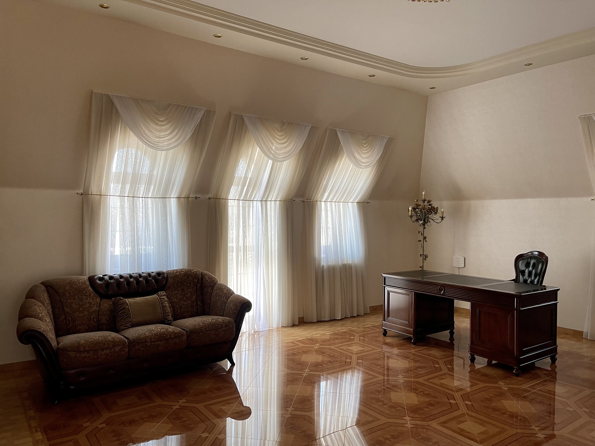 Аренда дома 800 м², Сергея Колоса ул.