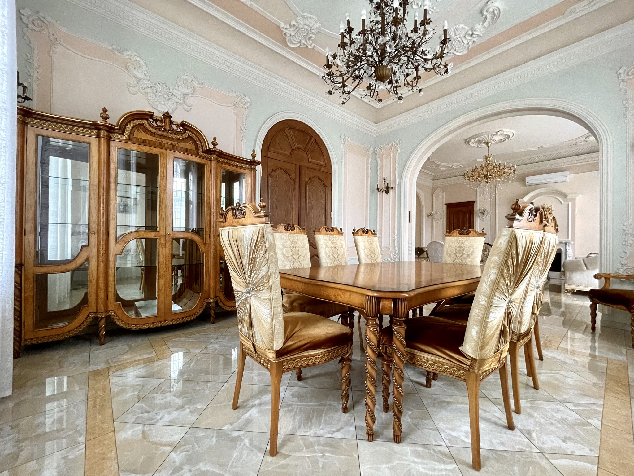 Аренда дома 800 м², Сергея Колоса ул.