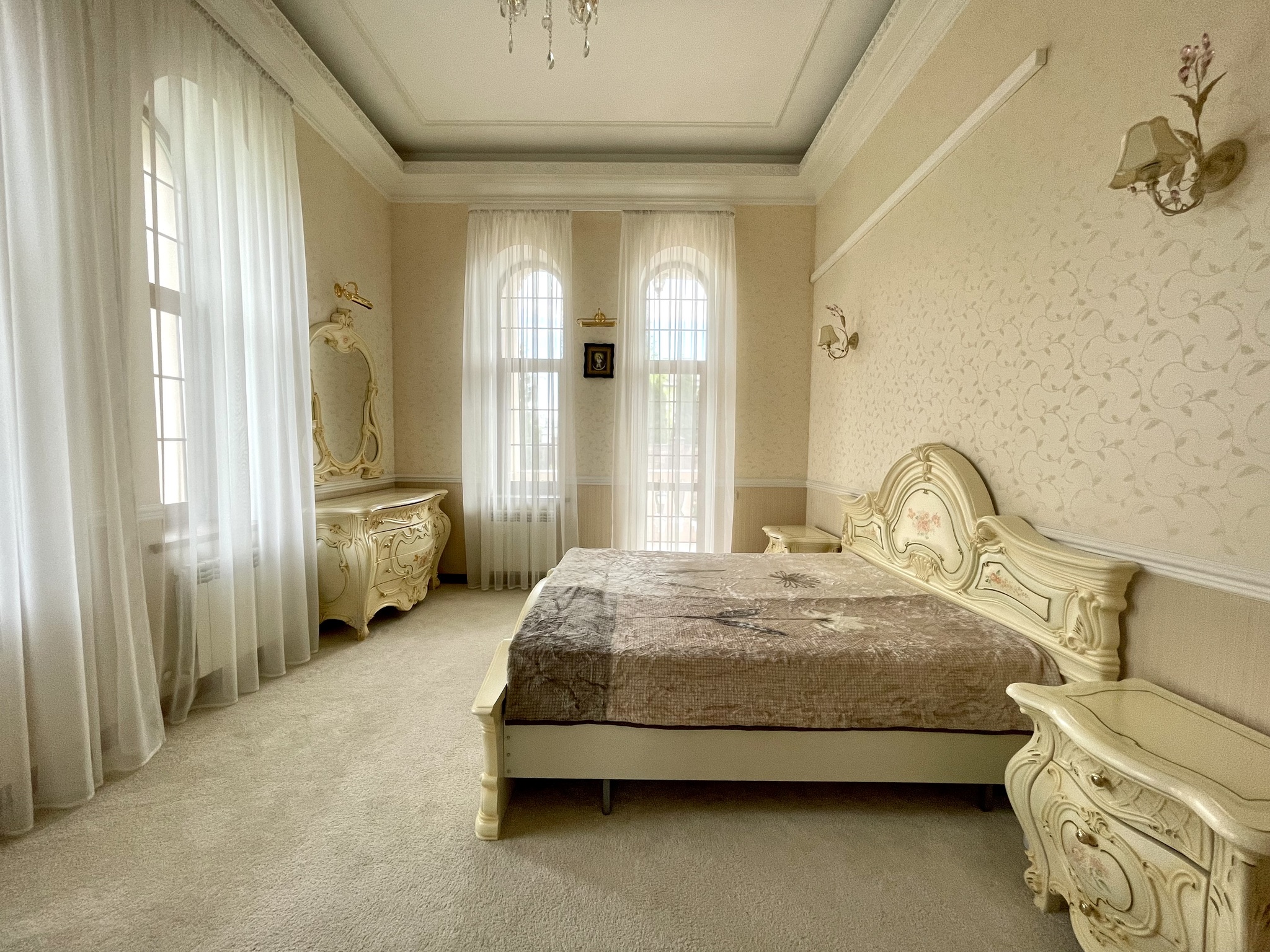 Аренда дома 800 м², Сергея Колоса ул.