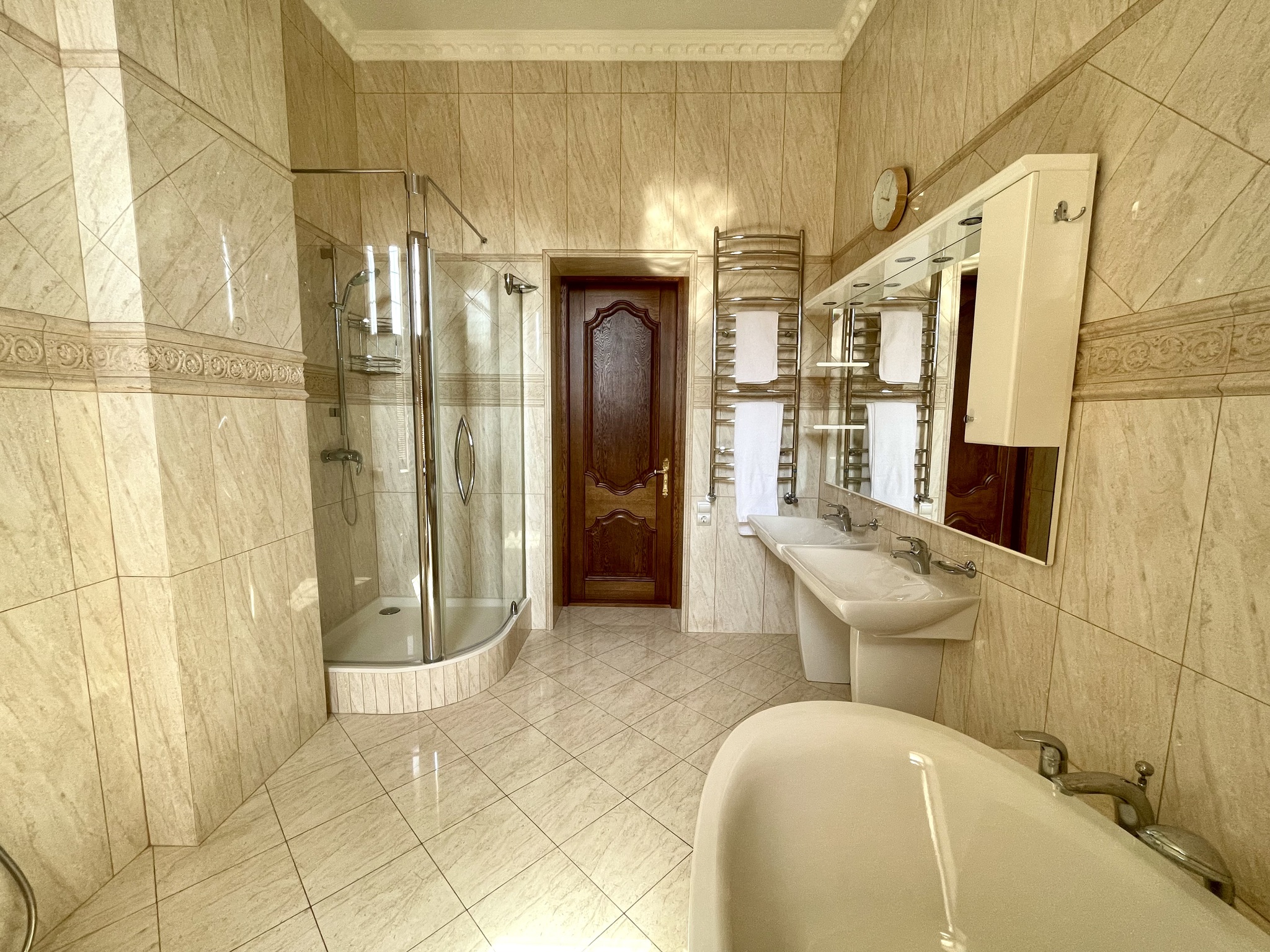 Аренда дома 800 м², Сергея Колоса ул.