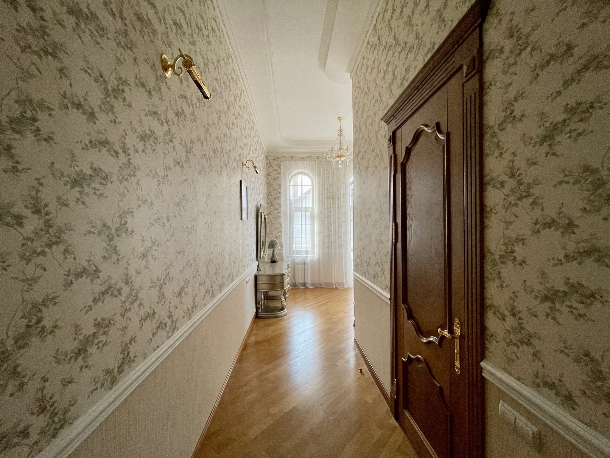 Аренда дома 800 м², Сергея Колоса ул.