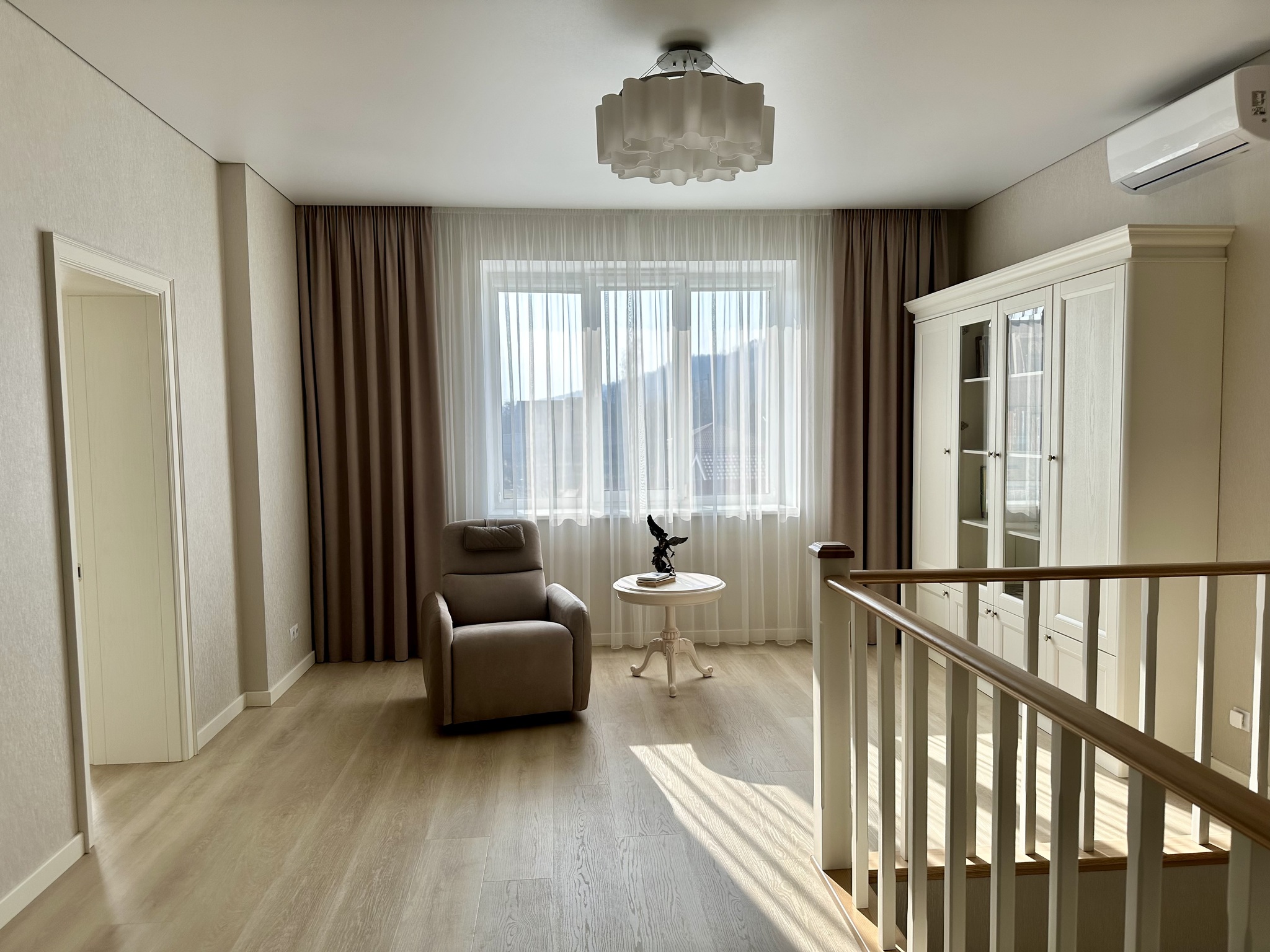 Аренда дома 400 м², Сонячна вул.