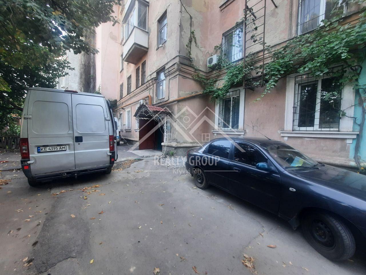 Продаж 3-кімнатної квартири 70 м², Симбірцева вул.