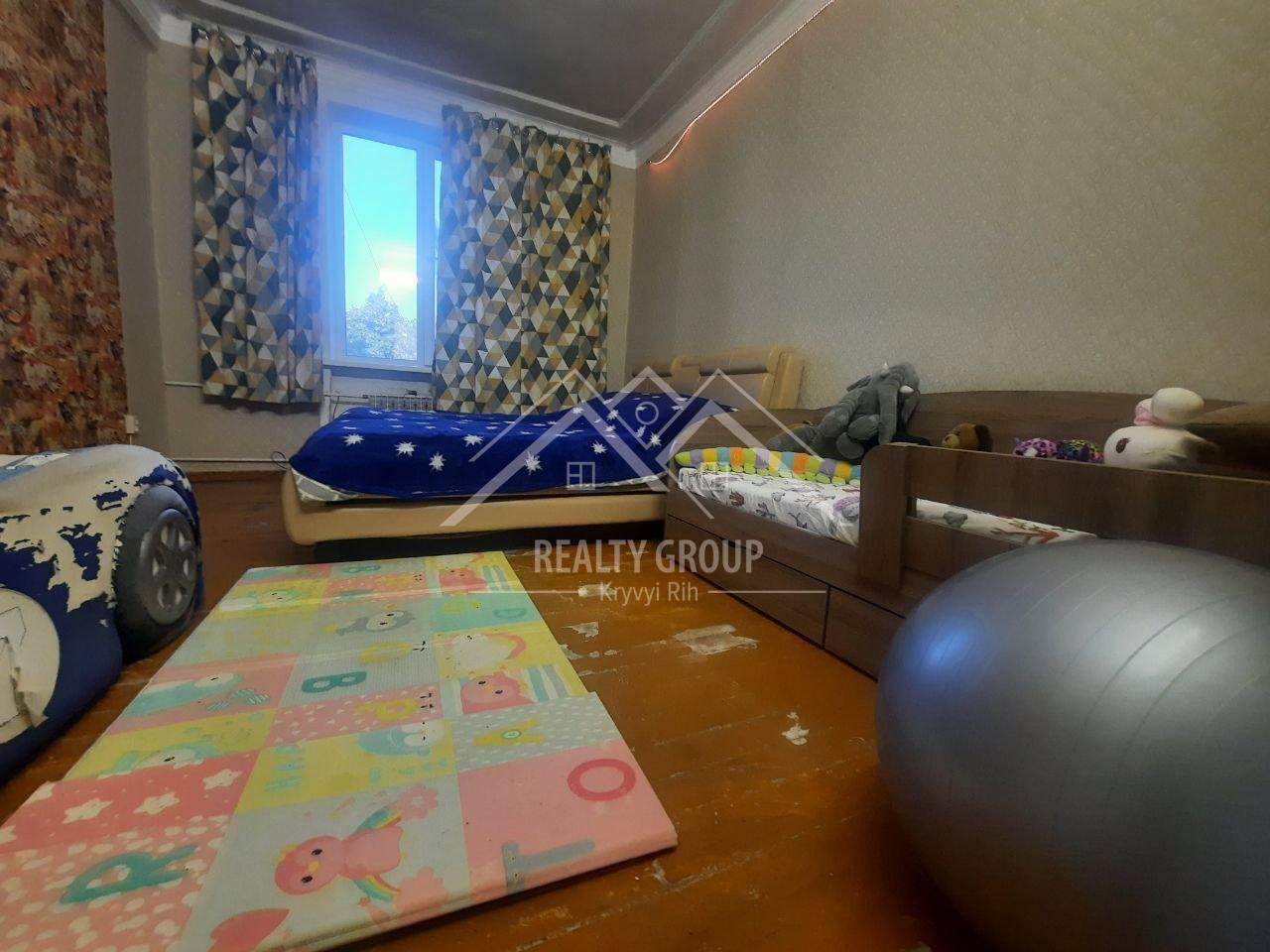 Продаж 3-кімнатної квартири 70 м², Симбірцева вул.