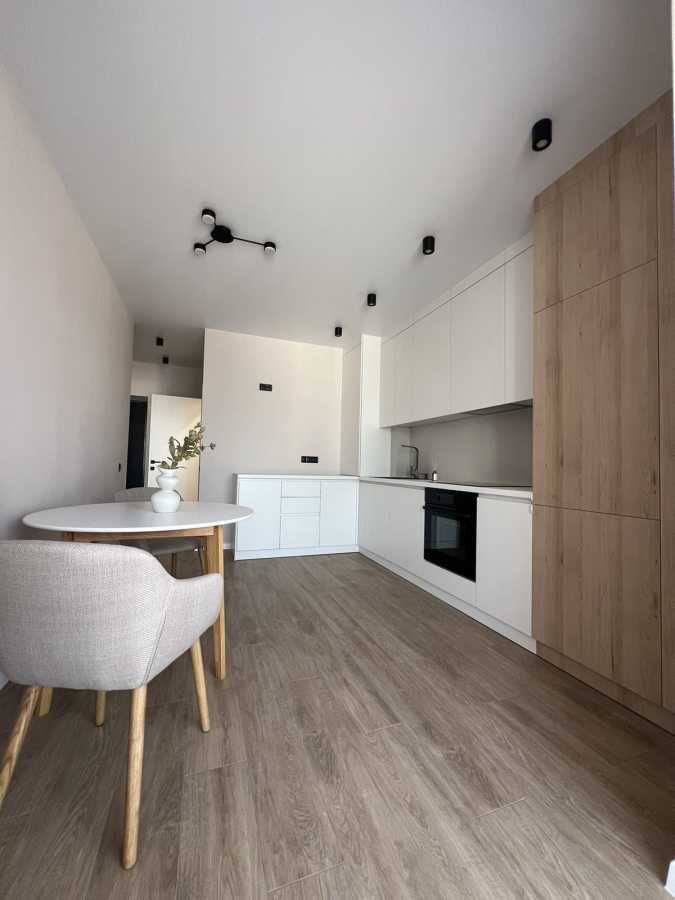 Продажа 1-комнатной квартиры 41 м², Вячеслава Черновола ул.