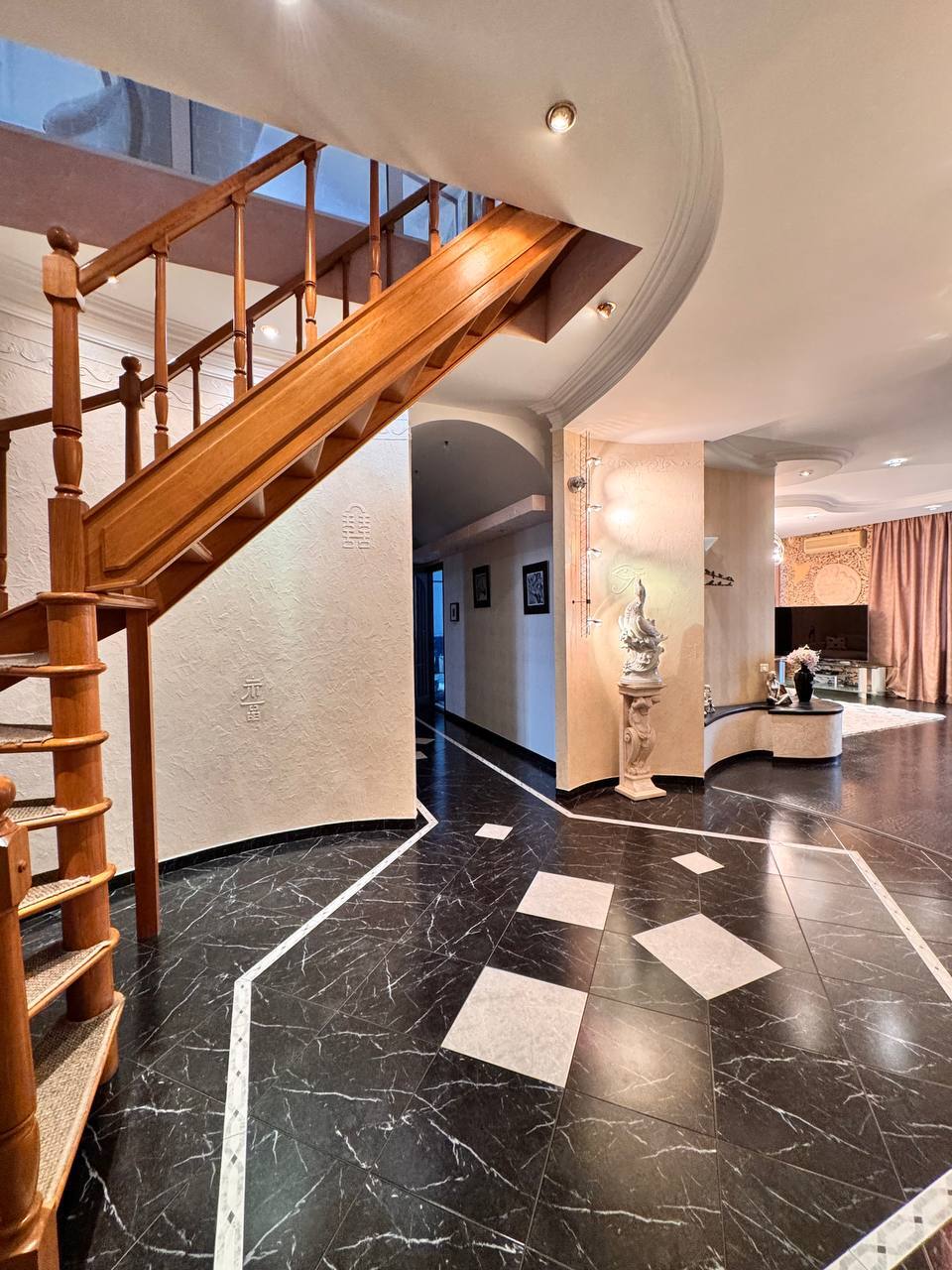 Аренда 3-комнатной квартиры 160 м², Лермонтовский пер., 11