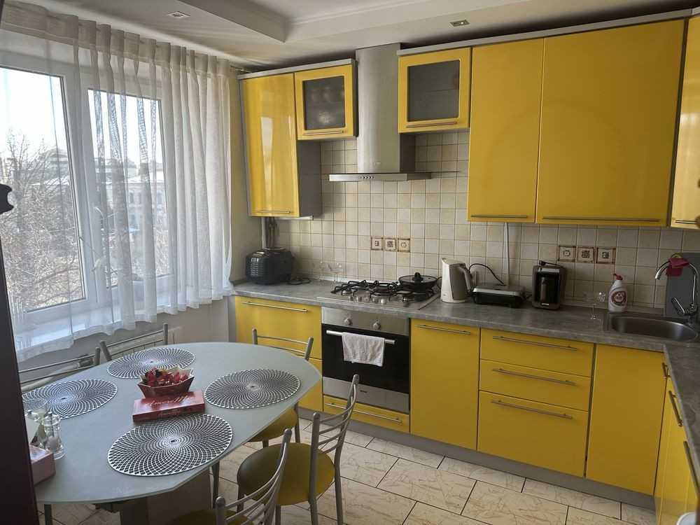 Продажа 4-комнатной квартиры 72.8 м², Борисенка