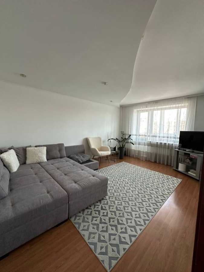 Продажа 4-комнатной квартиры 72.8 м², Борисенка