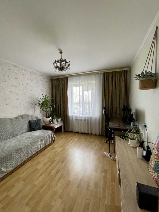 Продажа 2-комнатной квартиры 56 м², Академика Ефремова ул., 25