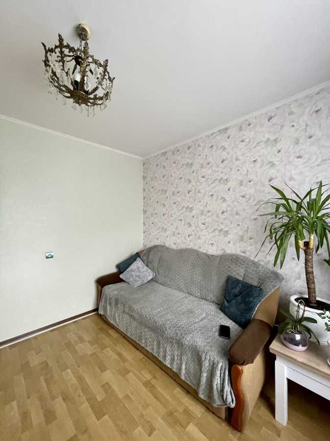 Продажа 2-комнатной квартиры 56 м², Академика Ефремова ул., 25