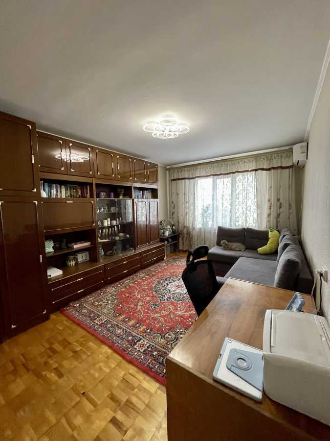 Продажа 2-комнатной квартиры 56 м², Академика Ефремова ул., 25