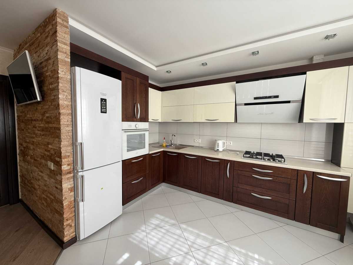 Продажа 2-комнатной квартиры 81 м², Вячеслава Черновола ул.