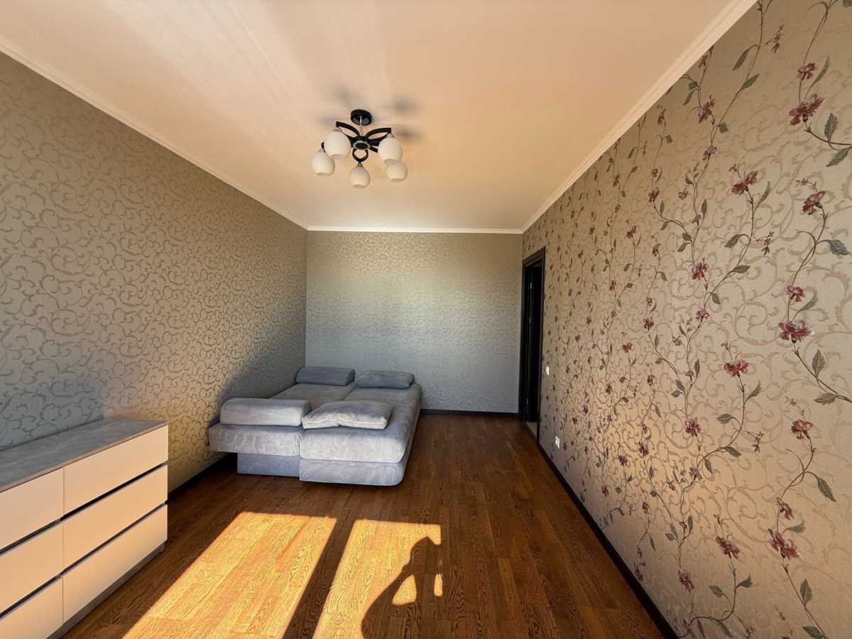 Продажа 2-комнатной квартиры 81 м², Вячеслава Черновола ул.