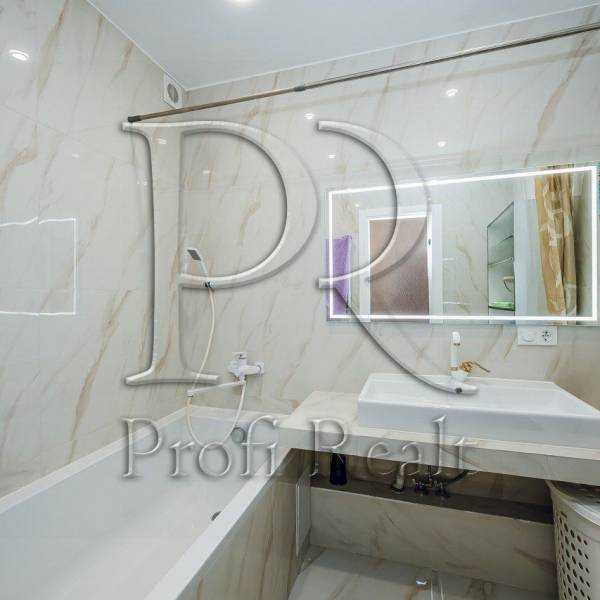Продажа 3-комнатной квартиры 98 м², Сергея Данченко ул., 1