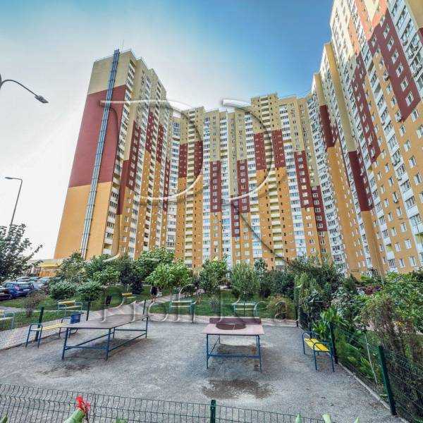 Продажа 3-комнатной квартиры 98 м², Сергея Данченко ул., 1