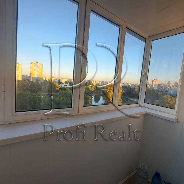 Продажа 3-комнатной квартиры 71 м², Героев Днепра ул., 38Г
