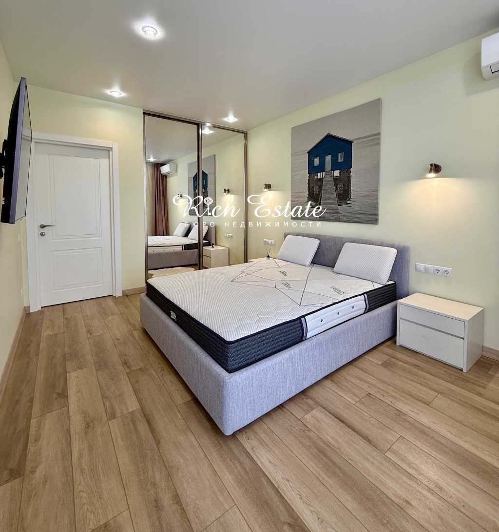 Аренда 1-комнатной квартиры 55 м², Джона Маккейна ул., 1Б