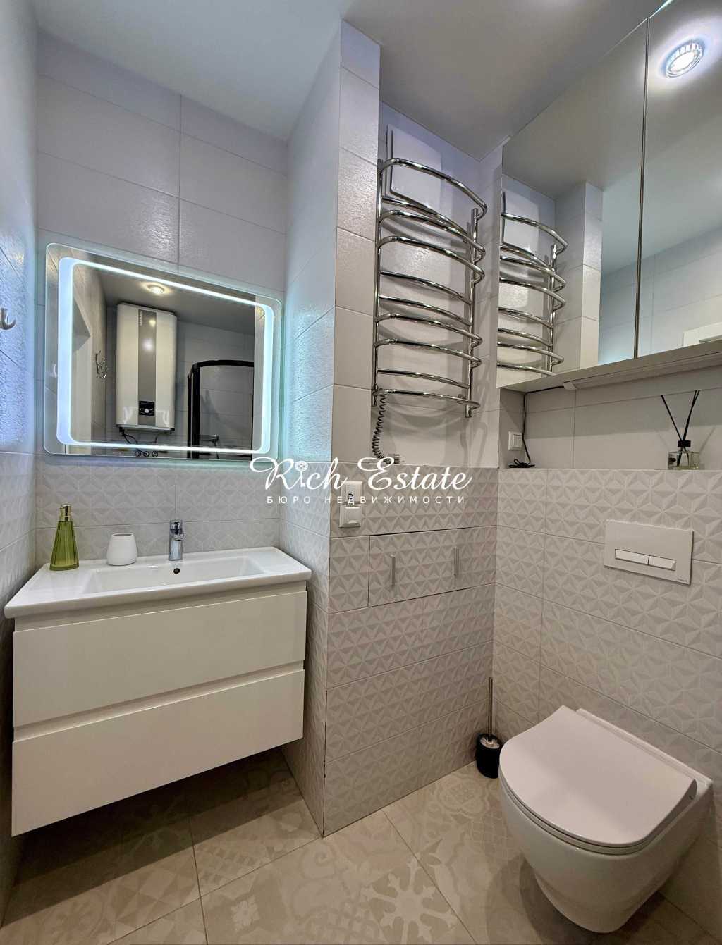 Аренда 1-комнатной квартиры 55 м², Джона Маккейна ул., 1Б