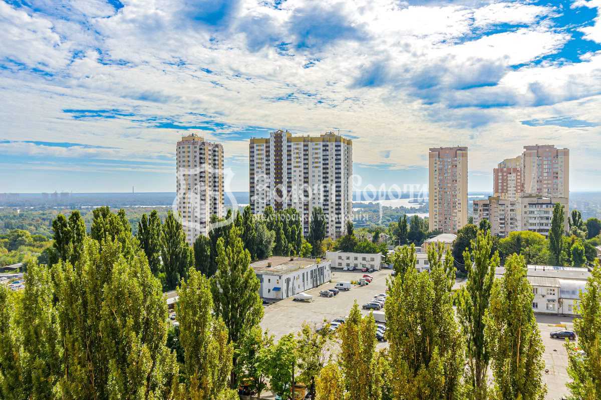 Продажа 3-комнатной квартиры 98.8 м², Науки просп., 55А