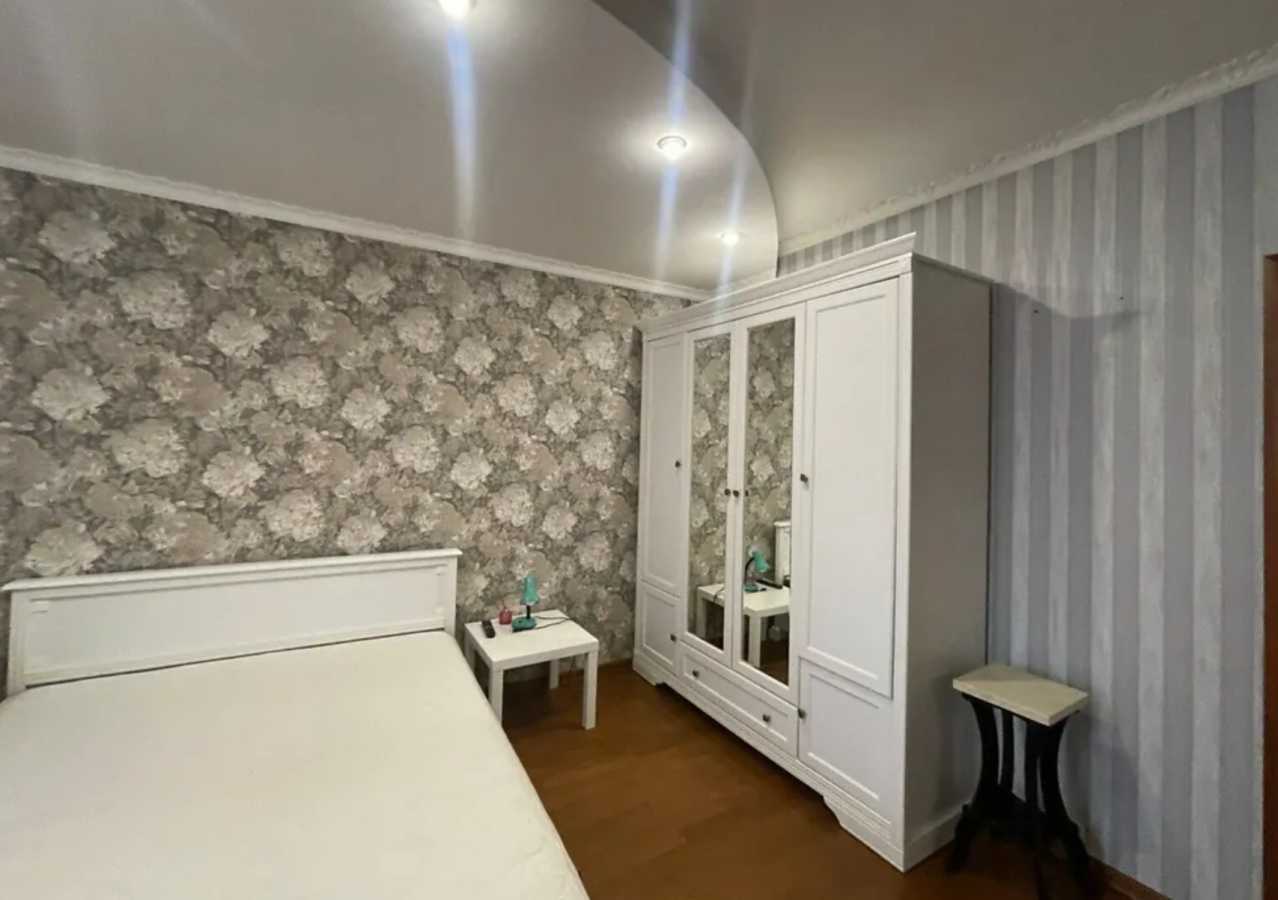 Продажа 3-комнатной квартиры 120 м², Голосеевская пл., 13а