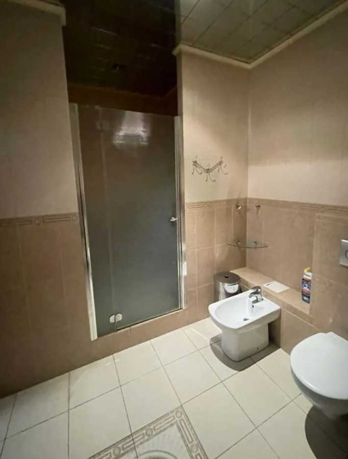 Продажа 3-комнатной квартиры 120 м², Голосеевская пл., 13а