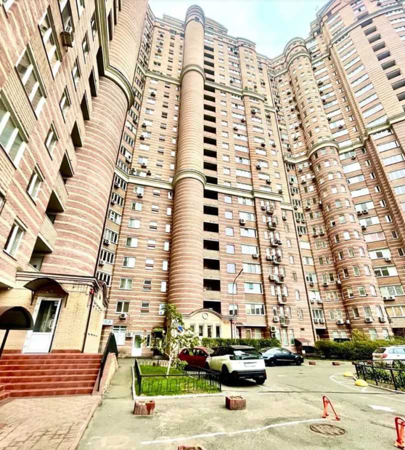 Продажа 3-комнатной квартиры 120 м², Голосеевская пл., 13а