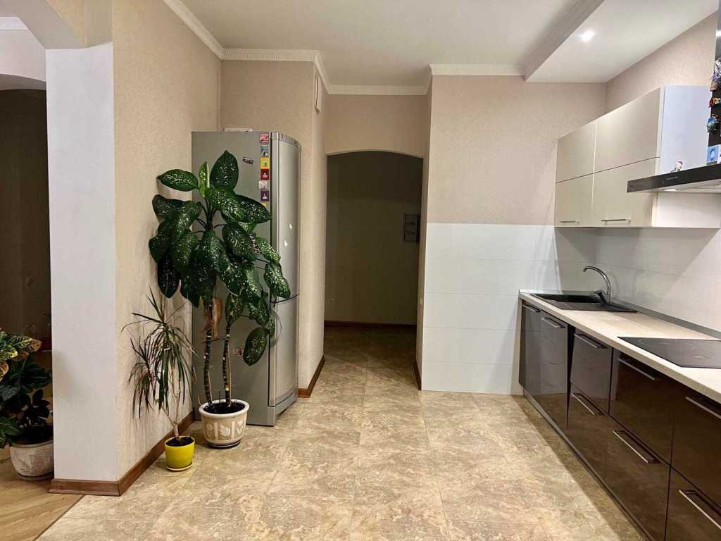 Продажа 3-комнатной квартиры 108 м², Срибнокильская ул., 1